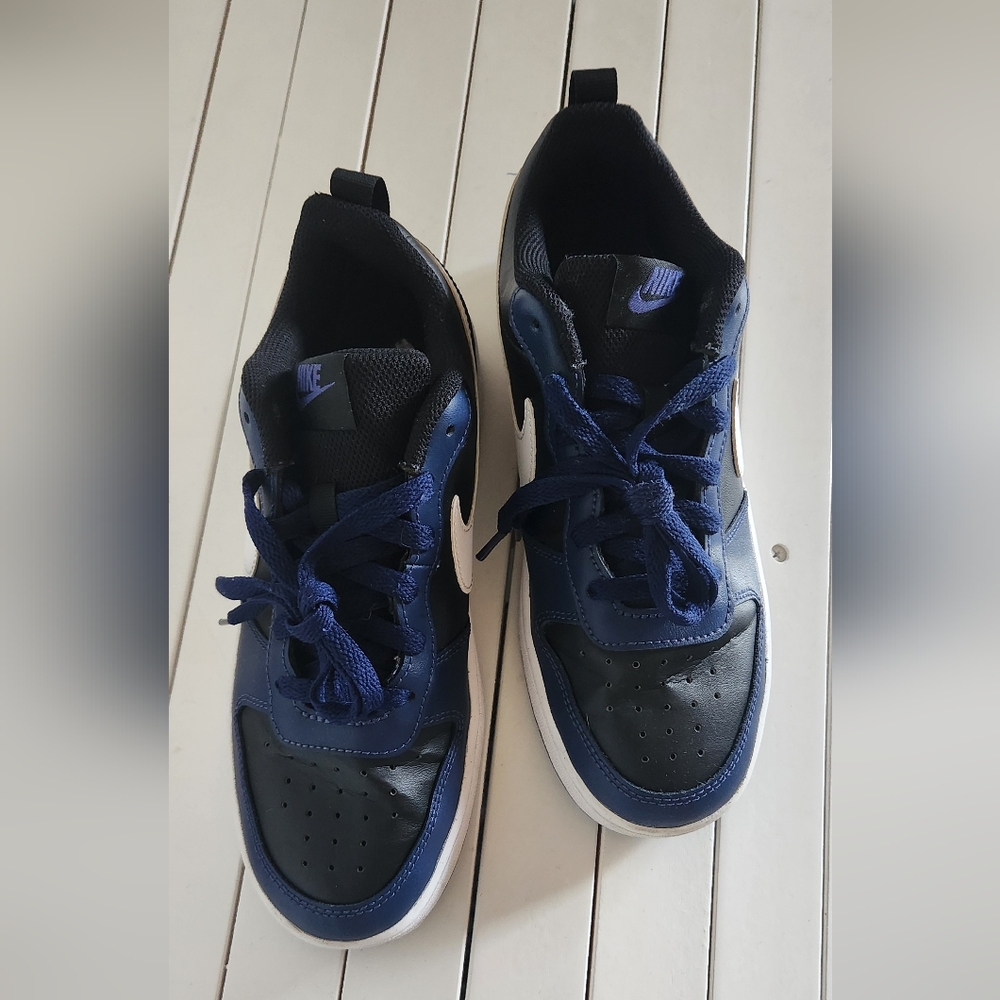 Nike Black and Navy Sneakers. Size: 6.5Y